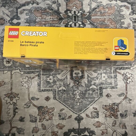 NISB LEGO Creator 3in1 31109 Pirate Ship 1260pc 4 Minifigures Shark Rebuild 9+ - Picture 12 of 13